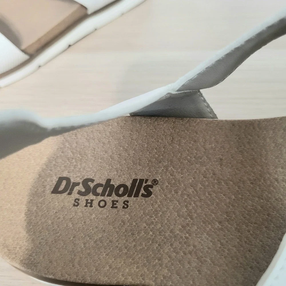 Dr Scholl's Timeless Fun Sandals White Tan Strappy Buckle Foam Footbed 8